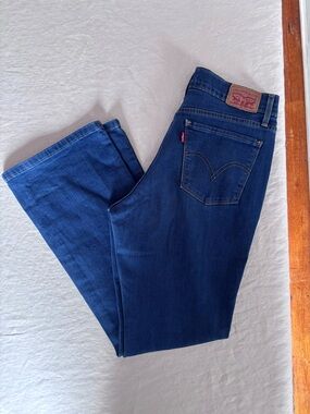 Women’s Levi’s 515 Bootcut Jean Medium Wash Blue Size 6 W28 Leg 30